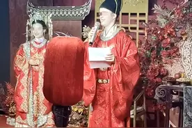 “不孬！”山东洋女婿婚礼上一口曹县话引网友点赞，当事人发声图片