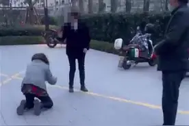 杭州一保洁员被扣工资后给领导下跪？警方：已进行调解图片