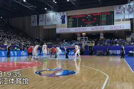 时隔1135天 “雄起”声再次燃爆全场图片