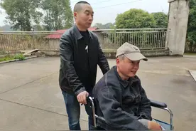 长沙驾校教练读了一本自传，找到作者后立即决定：我要为他做点什么图片