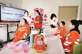 美妆登场惊艳众人图片