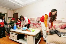 “我们非常乐意参加志愿服务” 我市学雷锋志愿服务活动融入日常化作经常图片