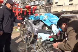 退休大爷十年免费修1600辆单车：只要身体允许，就会继续干下去图片