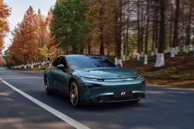 早报：小鹏P7i有望今年三月上市 佳明新智能手表亮相图片