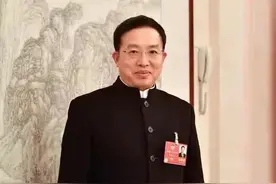 全国人大代表朱征夫：在全国范围内普及电子身份证图片