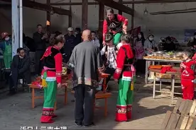 论云南吃席的仪式感图片