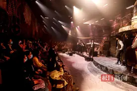 汹涌人潮涌向演出场馆，江城文化消费市场信心满满图片