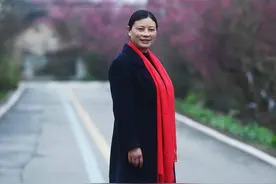 全国人大代表陶勋花：放宽免费技能培训年龄 5060后也能成为乡村振兴“生力军” | 人大代表在这里图片