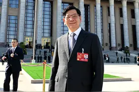 全国政协委员容永祺：建议让香港保险理赔款有效汇回内地账户图片