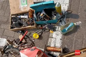 海口53岁独腿“励志匠”：街头修伞修鞋自力更生图片