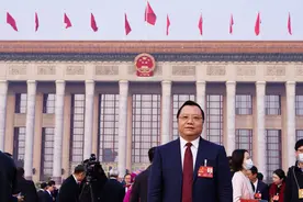 全国人大代表、辽宁移动总经理刘宏志：打造数字消费新引擎 拉动经济稳增长图片