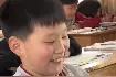 班主任给同学们写温暖小纸条进行鼓励式教育  孩子们收到纸条都很开心图片