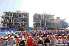 全球首例一体化建造LNG模块化工厂全部模块在青岛完工交付图片