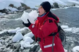 裸辞去世界杯看梅西后，80后女生还在旅途图片