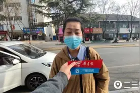 【小里帮忙】追踪|女子购荣耀手机出现花屏，目前已换新机图片