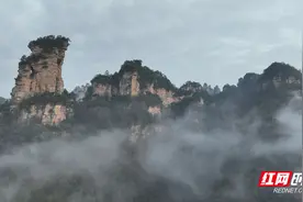 张家界国家森林公园：索溪湖上云飘逸 十里画廊云飞扬图片