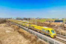 超长作业台、能洗澡！铁路人的专属“复兴号”功能强大！图片