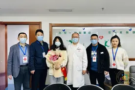 福州这位00后女生，用特殊的方式过节！图片