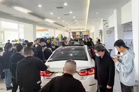 东风系汽车湖北率先降价，省内消费者买车不妨再等等图片