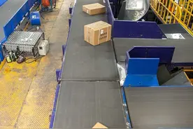 平均5秒扫描完一件货物，原来大件​快递是这样分拣的图片