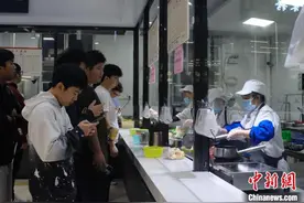 广西一高校妙招“专治”晚起床 学生组合早餐低至2.55元图片