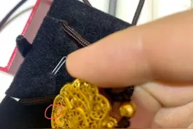 挂坠佩戴一星期脱落摔坏 中国黄金没修好还破坏了图片