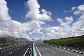 西藏公路通车总里程达12.14万公里图片