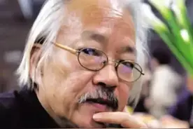 多多：对存在与虚无的诗性沉思，是为了治愈历史创伤图片