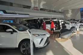 “国补”退场“地补”跟上，超30个汽车品牌打响价格战，2月车市显著回暖图片