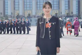 如何让中小学生午睡更健康、学习更高效？代表建议中小学推行“趴睡”变“躺睡”图片