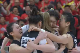 堪称世界女篮顶级较量，悬念留到最后一秒，四川女篮获得WCBA冠军图片