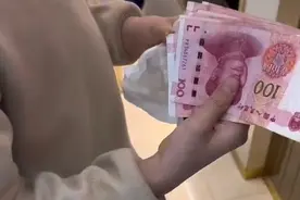 9岁男孩拿压岁钱给妈妈买戒指，妈妈：孩子很大胆，爸爸说不能打图片