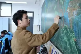 华中师大校友一幅粉笔画上热门，作画者回应：希望能成为学生和美术间的桥梁图片