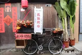 卖烧烤的男人图片