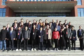 中国教育学会新课程“领航计划”河南教育考察团来潍坊四中跟岗研修交流图片