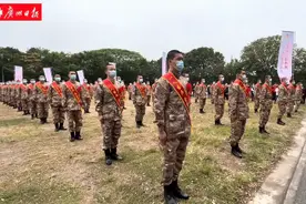 着戎装踏征程！广州新兵将陆续启程奔赴军营图片