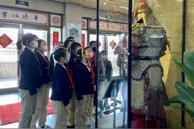 虹口这里展出四套古代盔甲，原来是…….图片