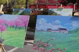 南大“扫地僧”！保洁阿姨，有画展了图片