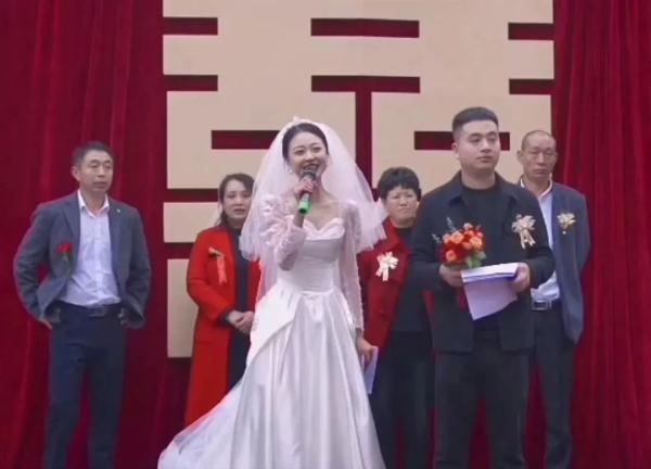 恭喜！他们结婚了！这场婚礼火了……