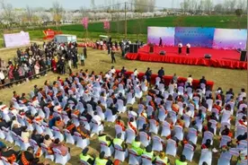 西平县嫘祖镇举行移风易俗典型表彰大会暨第三届“花乡嫘祖樱约尔来”赏樱文化节图片