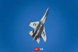 高清训练大图 看歼-16“鹰”击长空图片