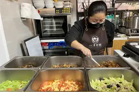 线上下单请厨师上门烧菜 上城有个社区创新推出“幸福料理”服务图片