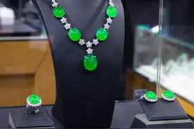 金餐具一套16公斤！培育钻石受围观！上市公司亮相……实探中国国际珠宝展图片