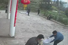 主人不在家两小狗被夹死？乡政府：村里有人因狂犬病病亡 按规定全村捕杀，之前发过告知书图片