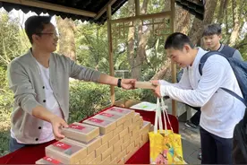 求学似登高，杭州这群初中生春游登高，徒步毅行十公里图片