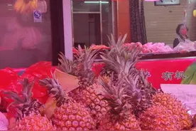 菠萝消费热潮“狂飙”，成春天里最“红”的水果图片