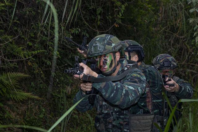 直击武警广西总队特战侦察专业集训