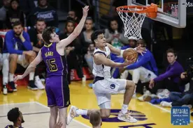 NBA常规赛丨独行侠胜湖人图片