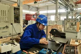 “大国工匠”郑志明：决胜毫厘  匠心助力“中国速度”图片