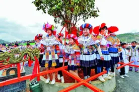 苗族跳花节图片